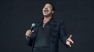 Sänger Lionel Richie gewinnt Icon Award