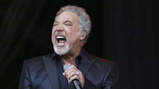 Tom Jones verdankt seiner Oma das Leben
