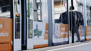 Heidelberg: Auto kracht in Oberleitung Straßenbahn-Probleme