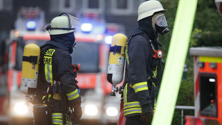 Holzhaus brennt in Edertal - hoher Schaden