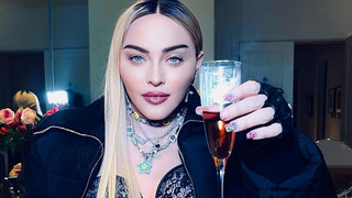 Neues Tattoo: Madonna "blutet" für ihre verstorbene Mutter