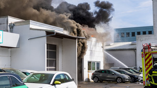 Millionenschaden in Neu-Isenburg: Kfz-Werkstatt in Flammen