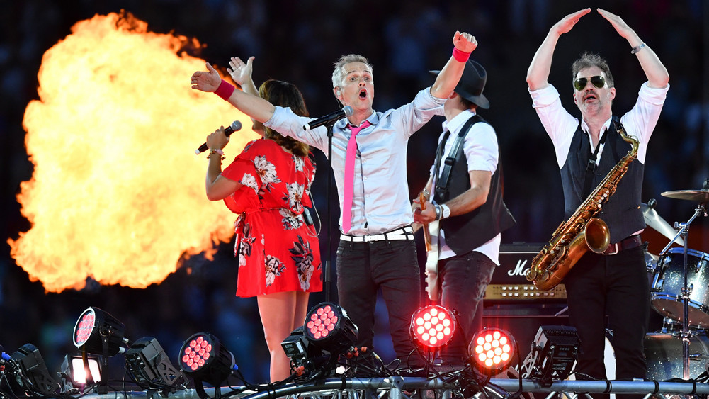 Hermes House Band auf der Bühne