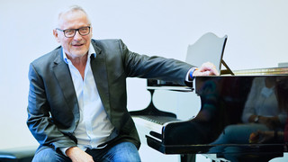 Corona: Konstatin Wecker muss Konzert in Marburg absagen