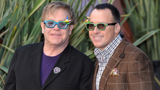 Mehr als nur ein Musiker: 80er-Superstar Elton John als Beckham-Pate