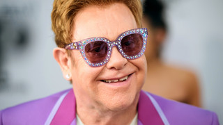 Elton John sieht Geister