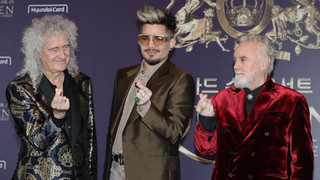 Queen & Adam Lambert: "We Are The Champions"