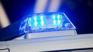 Mann verprügelt Wirt in Frankfurt und verletzt Polizisten