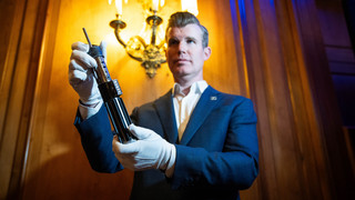 «Star Wars»-Lichtschwert bringt bei Auktion Rekordsumme