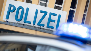 Miese Masche in Marburg:Unbekannter legt Sehbehinderten rein
