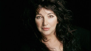 Kate Bush hat ein Goldhähnchen gesehen