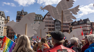 1400 Teilnehmer beim Ostermarsch in Frankfurt