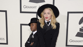 Madonnas Sohn imitiert Freddie Mercury