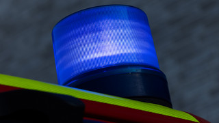 Feuerwehreinsatz in Frankfurt: Einsturzgefahr an Schuldach