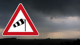 Sturm weht Metallgestell in Naststätten um - zwei Verletzte
