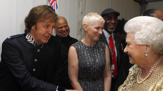 Paul McCartney: Die Queen war ein "Babe"