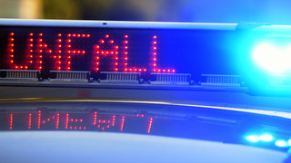 Unfall bei Bebra: Auto kracht in Wagen auf Abbiegestreifen