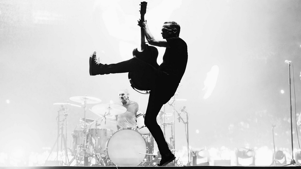 Bryan Adams - Roll With The Punches Tour