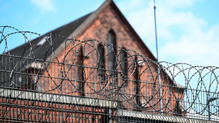 Bestechung JVA Bremen: Durchsuchungen nach Drogen-Schmuggel