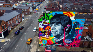 Riesiges Wandbild von Ringo Starr in Liverpool