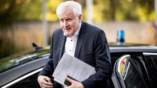 Horst Seehofer sitzt bald wieder selbst am Steuer