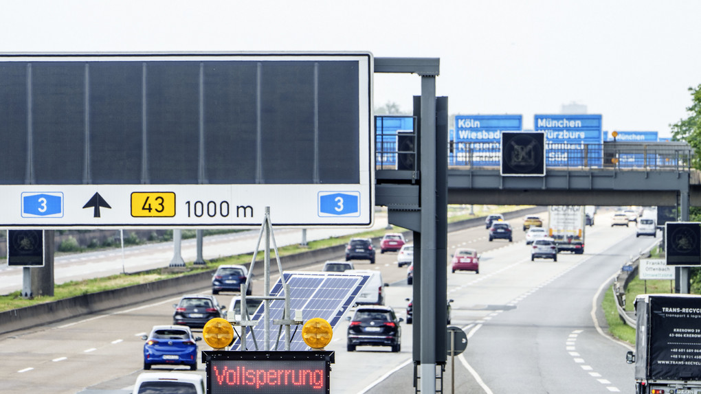 B43a bei Hanau: Herrenloser Kanister sorgt für Vollsperrung