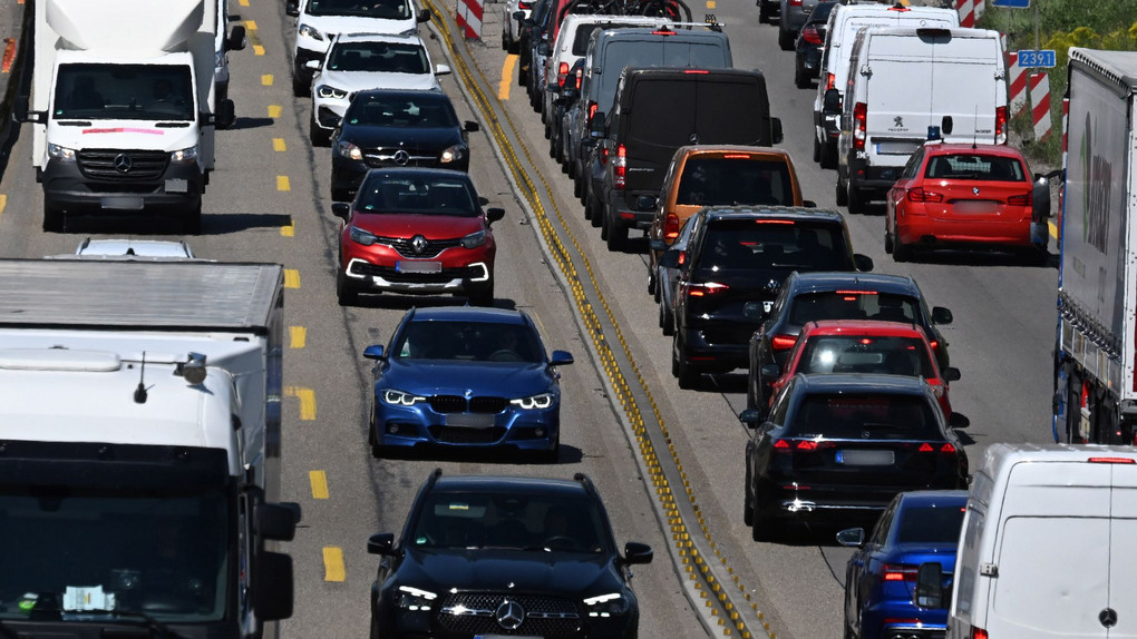 Stau zum Ferienstart in Hessen - Diese Straßen werden voll
