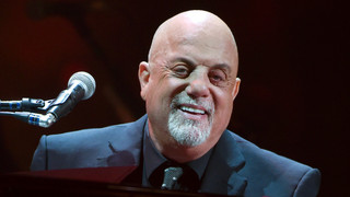 Pianoman Billy Joel zum 70. Geburtstag am Klavier