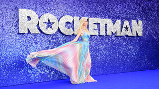 Claudia Schiffer will ein Duett mit Elton John