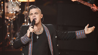 Robbie Williams pinkelt in fremde Pools