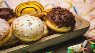 Ausgesprochen Himmlisch am 15. Februar – Konfetti & Kamelle