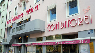 Münchener Freiheit: Café in Stadtteil Schwabing als Namensgeber