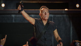 Ganz bodenständig: Bruce Springsteen singt in irischem Pub