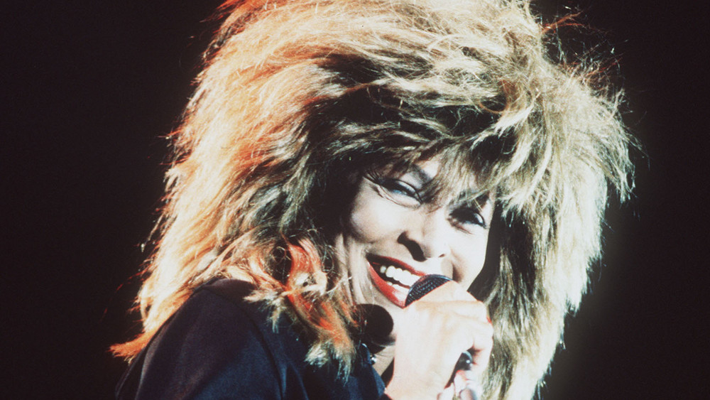 Tina Turner bei einem Konzert in Schottland (1987).